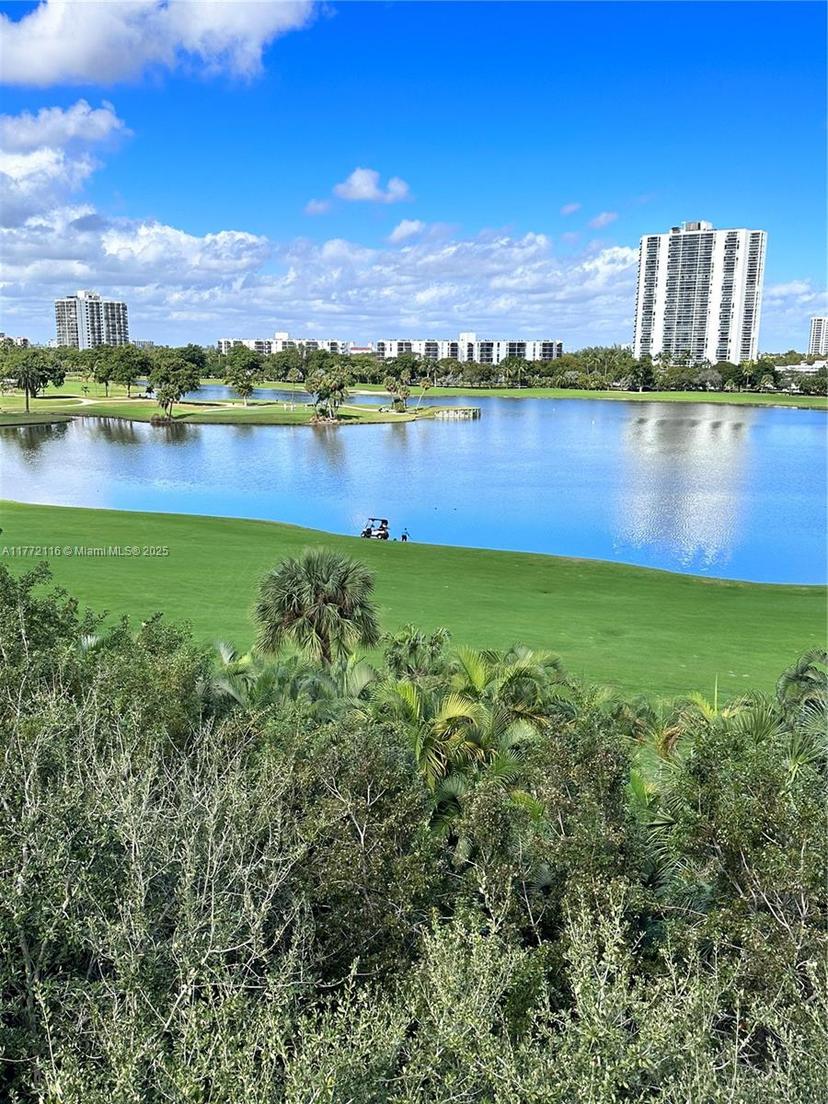 Picture of 19900 E Country Club Dr # 1012, Aventura FL 33180