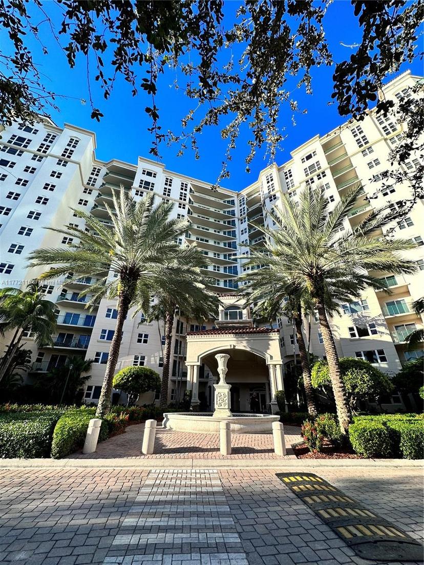 Picture of 19900 E Country Club Dr # 1012, Aventura FL 33180