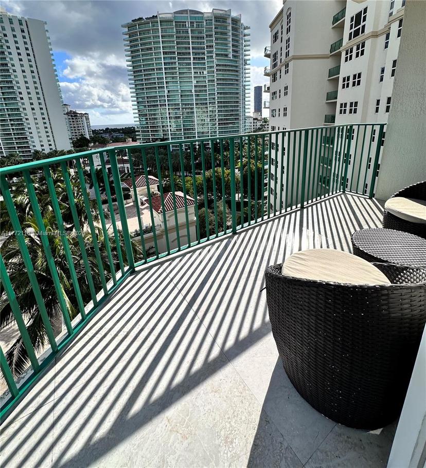 Picture of 19900 E Country Club Dr # 1012, Aventura FL 33180