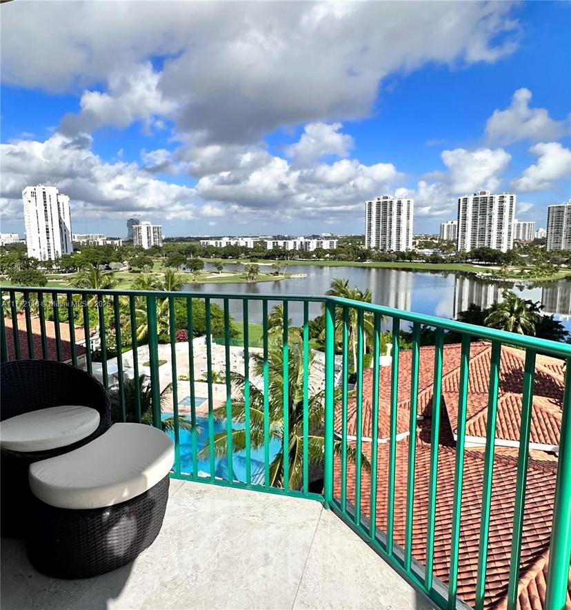 Picture of 19900 E Country Club Dr # 1012, Aventura FL 33180