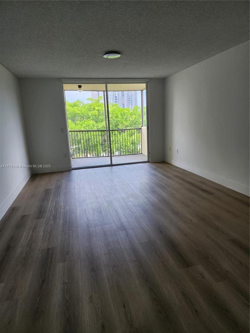 Picture of 8343 Lake Dr # 403, Doral FL 33166
