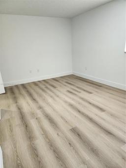 Picture of 8343 Lake Dr # 403, Doral, FL 33166