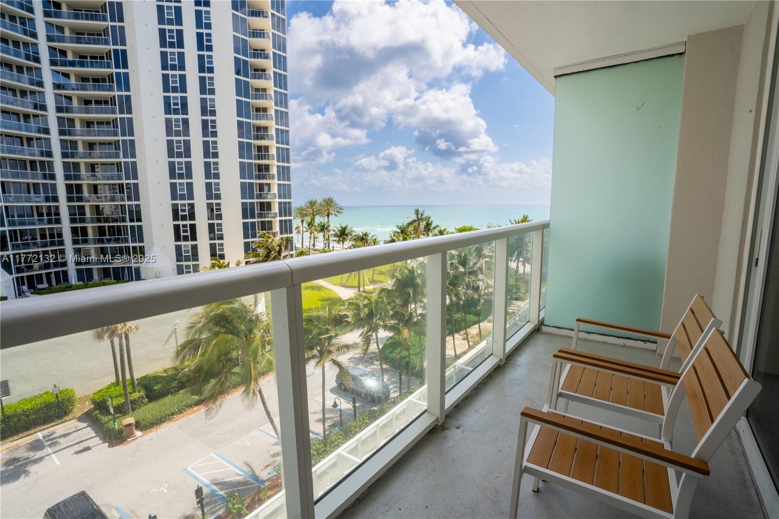 Picture of 19201 Collins Ave # 425, Sunny Isles Beach, FL 33160