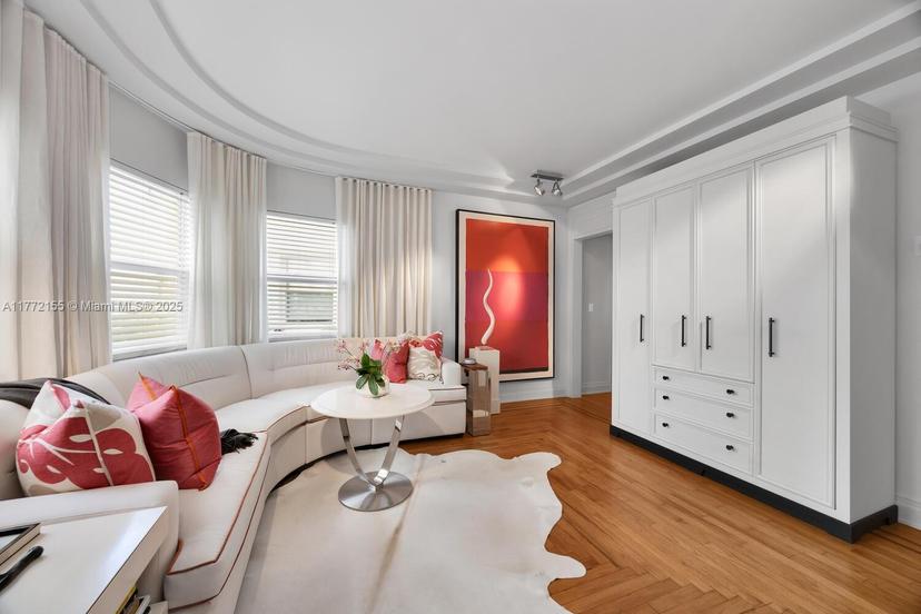 Picture of 6911 Bay Dr # 3, Miami Beach FL 33141