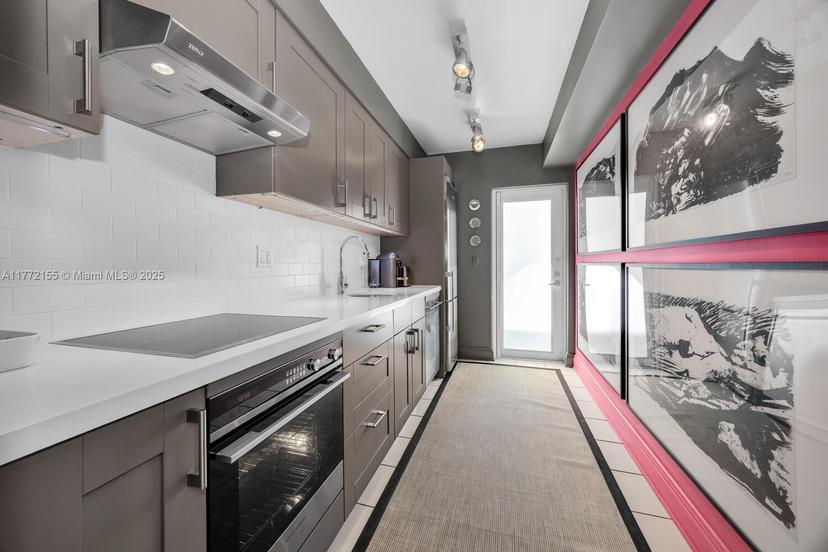 Picture of 6911 Bay Dr # 3, Miami Beach FL 33141
