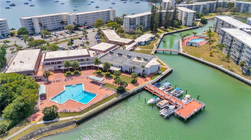 Picture of 2903 Point East Dr # K209, Aventura FL 33160