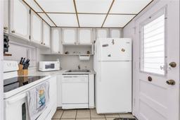 Picture of 2903 Point East Dr # K209, Aventura, FL 33160