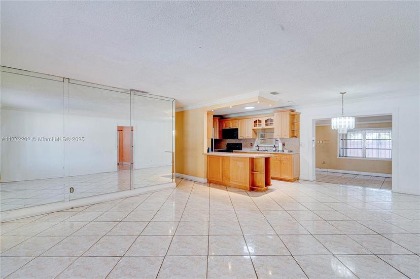 Picture of 390 E 44Th St, Hialeah FL 33013