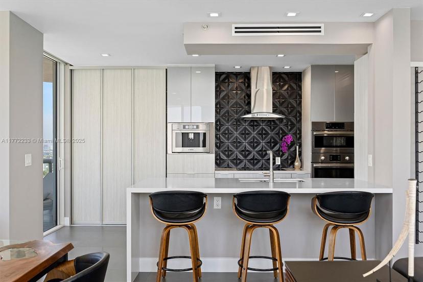 Picture of 6365 Collins Ave # 4307, Miami Beach FL 33141