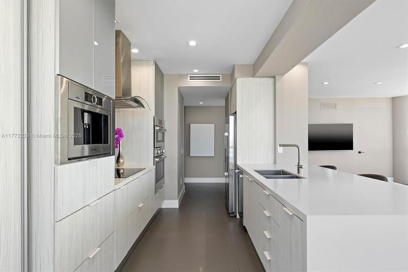 Picture of 6365 Collins Ave # 4307, Miami Beach FL 33141