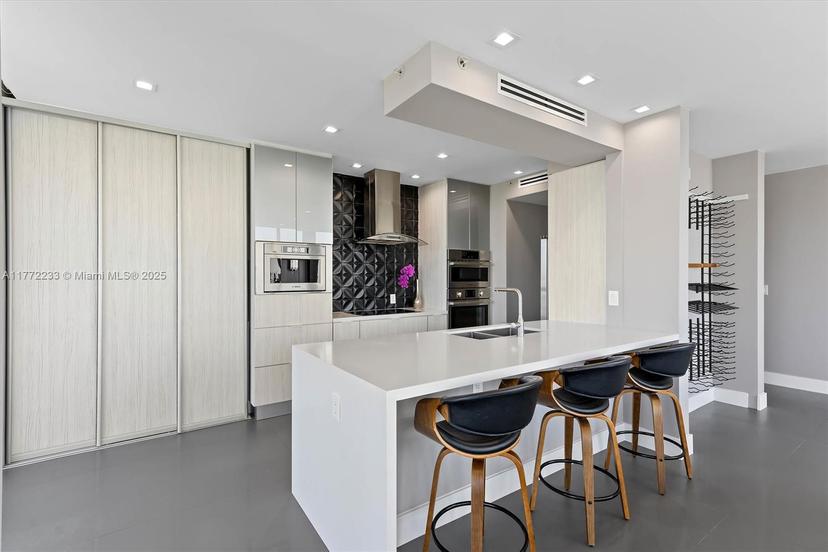 Picture of 6365 Collins Ave # 4307, Miami Beach FL 33141