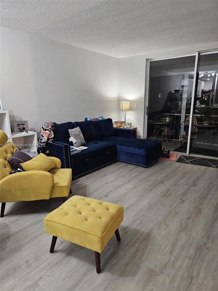 Picture of 2905 Point East Dr # L212, Aventura FL 33160