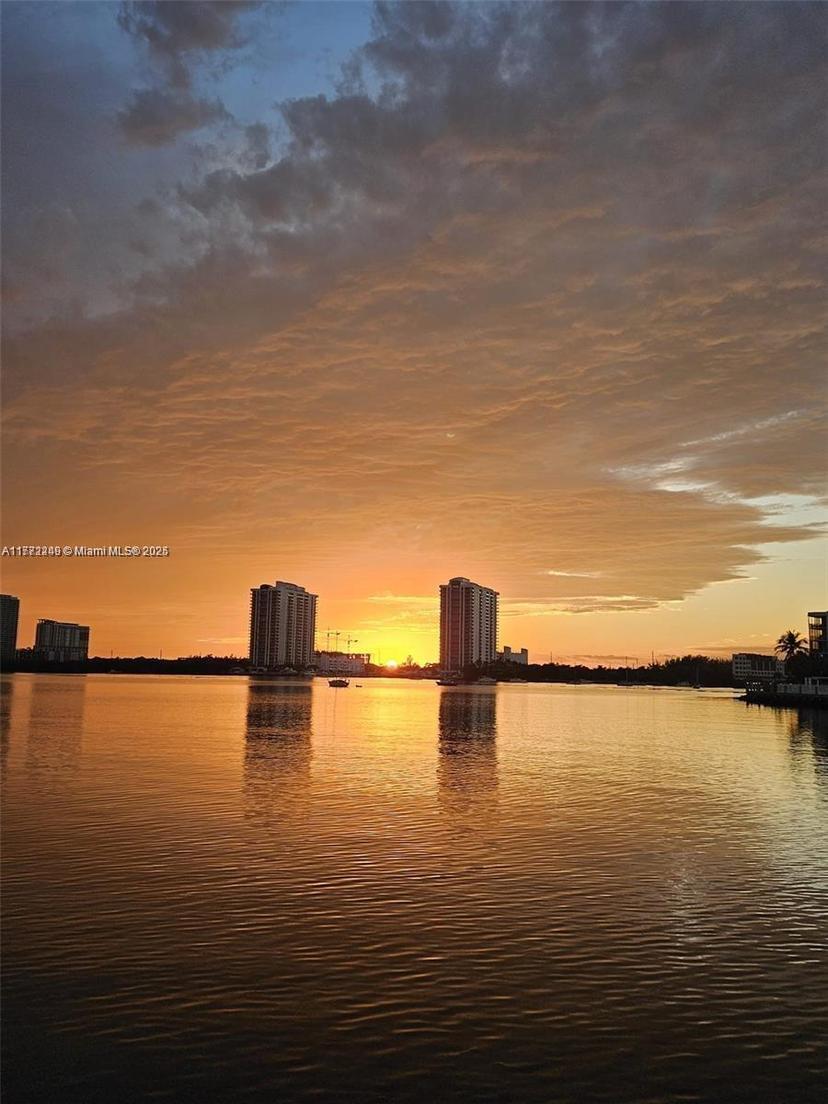 Picture of 2905 Point East Dr # L212, Aventura FL 33160