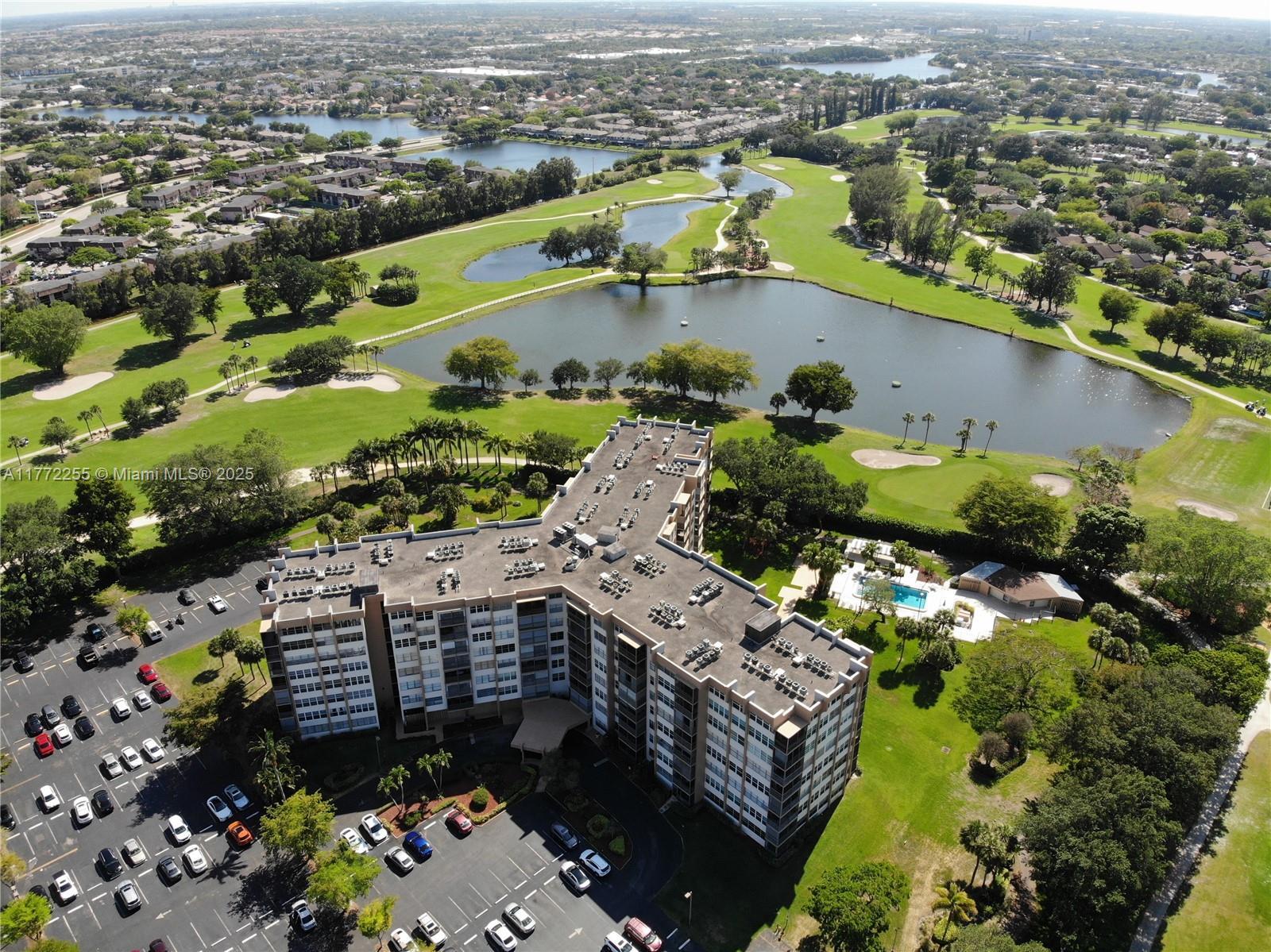 Picture of 900 Saint Charles Pl # 509, Pembroke Pines, FL 33026