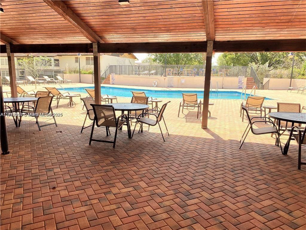 Picture of 470 N Laurel Dr # 6A, Margate, FL 33063