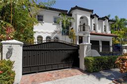 Picture of 4501 N Bay Rd, Miami Beach, FL 33140