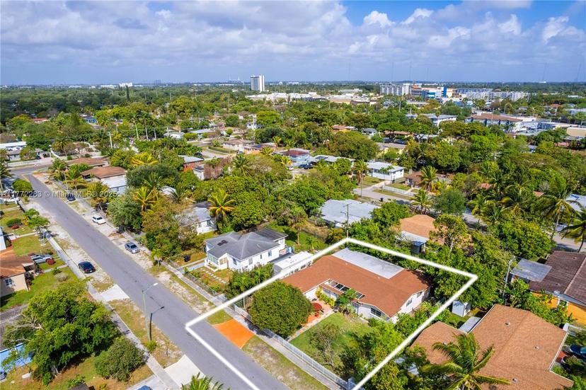 Picture of 1081 NE 160Th Ter, North Miami Beach FL 33162