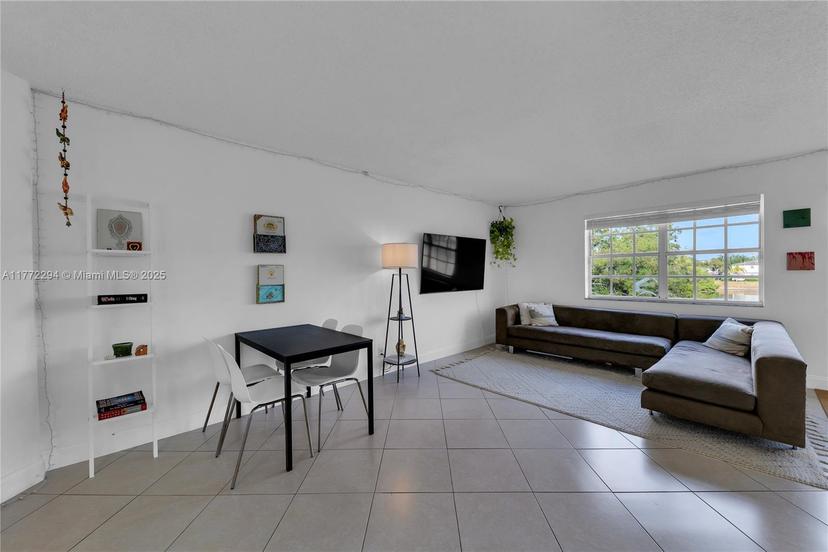 Picture of 333 SW 86Th Ave # 206, Pembroke Pines FL 33025