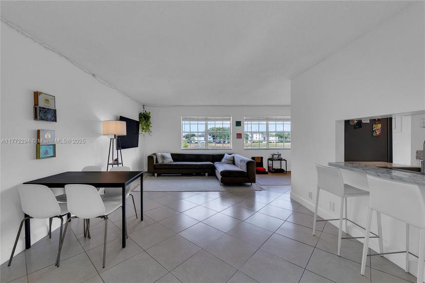 Picture of 333 SW 86Th Ave # 206, Pembroke Pines FL 33025