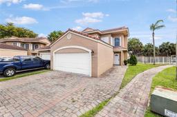Picture of 8252 NW 191St Ln # 15R, Hialeah, FL 33015
