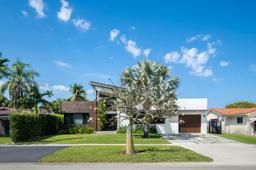 Picture of 2421 NE 199Th St, Miami, FL 33180