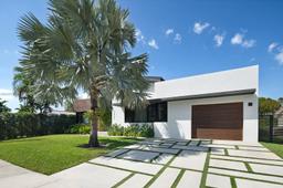 Picture of 2421 NE 199Th St, Miami, FL 33180
