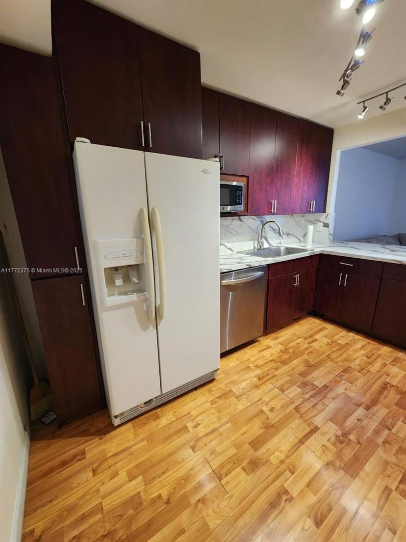 Picture of 1351 NE Miami Gardens Dr # 501E, Miami FL 33179