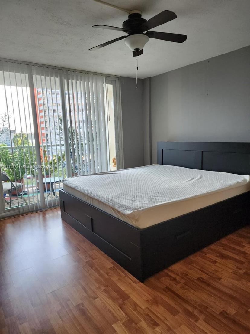 Picture of 1351 NE Miami Gardens Dr # 501E, Miami FL 33179