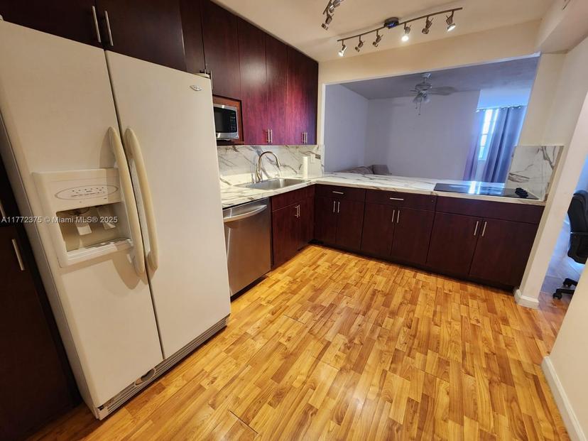 Picture of 1351 NE Miami Gardens Dr # 501E, Miami FL 33179