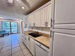 Picture of 3302 Farragut St # 5A, Hollywood, FL 33021
