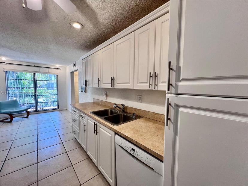 Picture of 3302 Farragut St # 5A, Hollywood FL 33021
