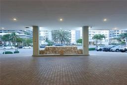 Picture of 5838 Collins Ave # 4D, Miami Beach, FL 33140