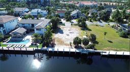 Picture of 460 Holiday Dr, Hallandale Beach, FL 33009