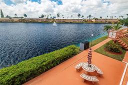 Picture of 900 SW 10Th Ter # 18S, Hallandale Beach, FL 33009