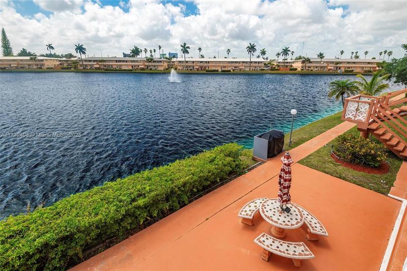 Picture of 900 SW 10Th Ter # 18S, Hallandale Beach FL 33009