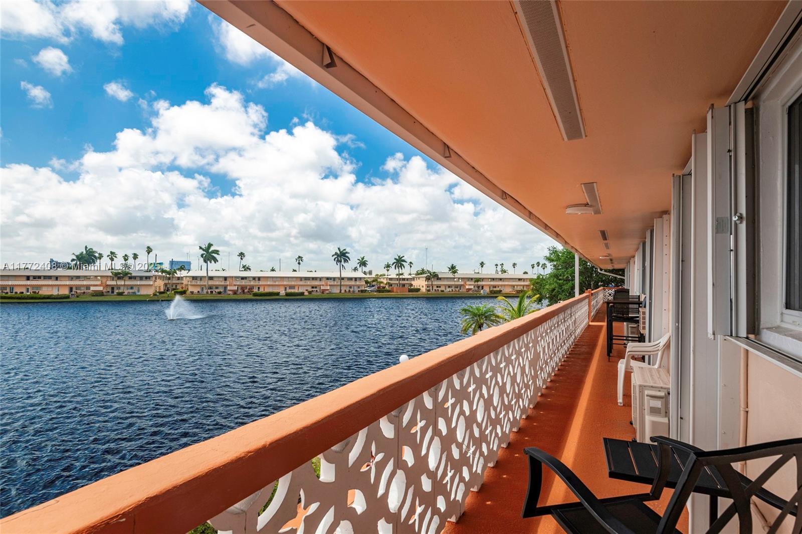 Picture of 900 SW 10Th Ter # 18S, Hallandale Beach, FL 33009