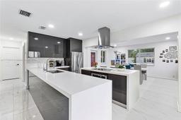 Picture of 910 N 70Th Ave, Hollywood, FL 33024