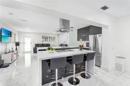 Picture of 910 N 70Th Ave, Hollywood, FL 33024