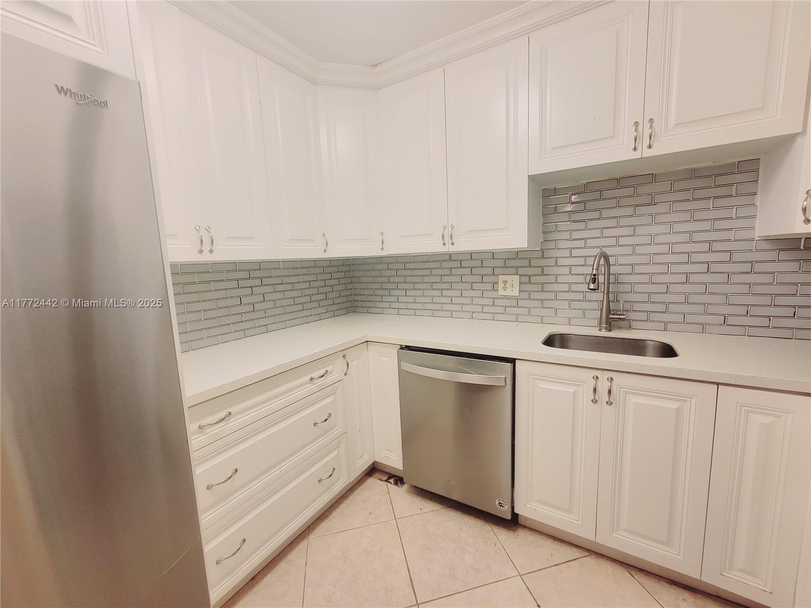 Picture of 4174 Inverrary Dr # 713, Lauderhill, FL 33319