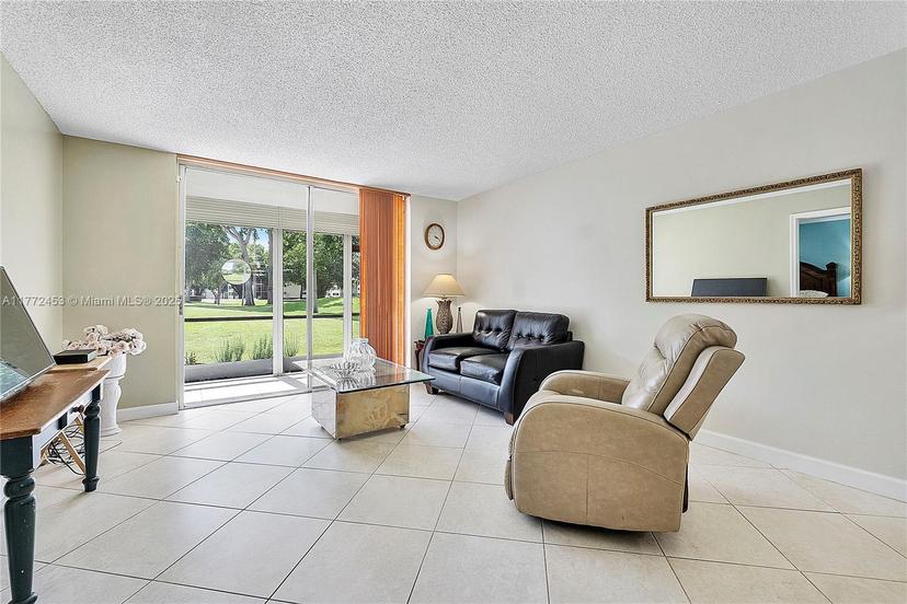 Picture of 811 S Hollybrook Dr # 108, Pembroke Pines FL 33025