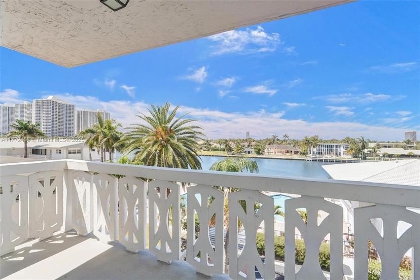 Picture of 3113 S Ocean Dr # 410, Hallandale Beach FL 33009