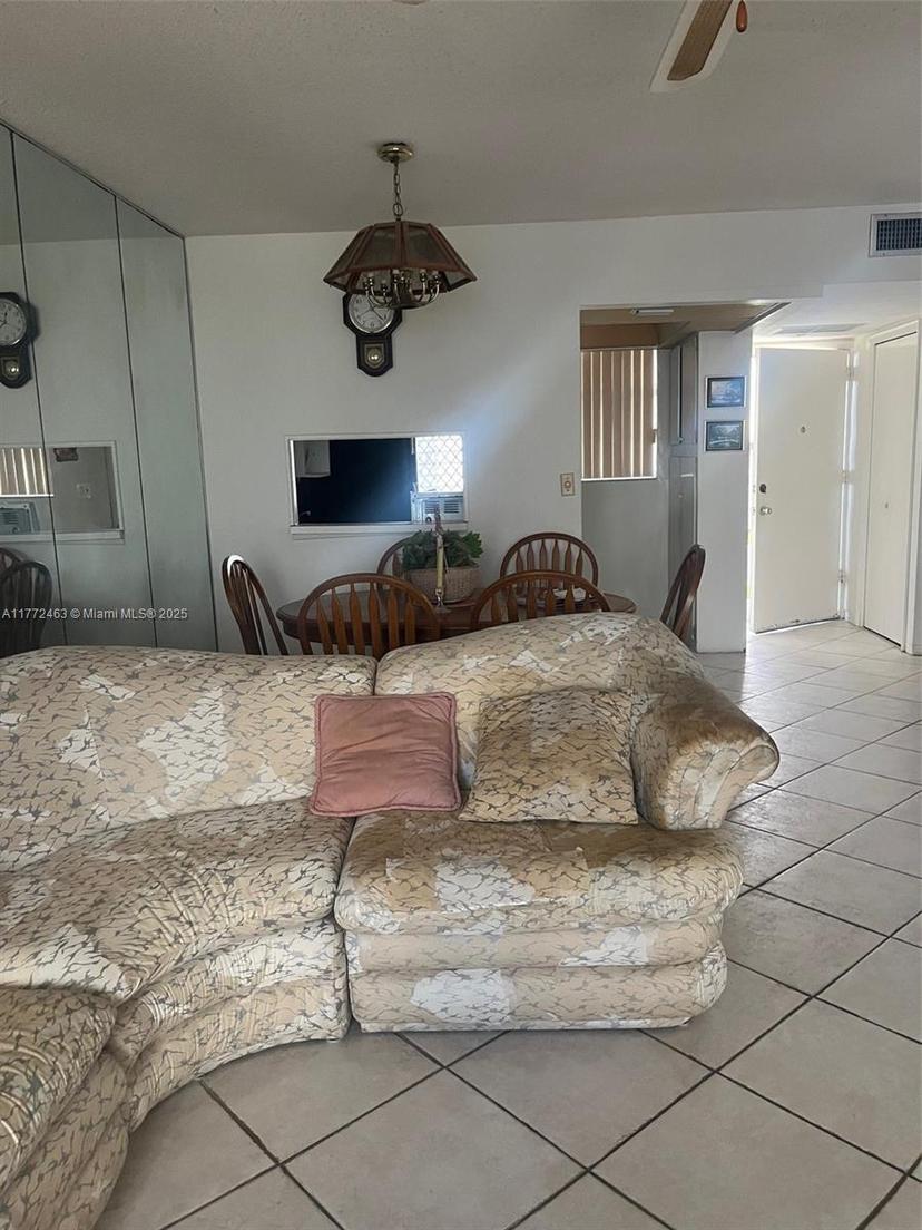 Picture of 3020 Marcos Dr # S607, Aventura FL 33160