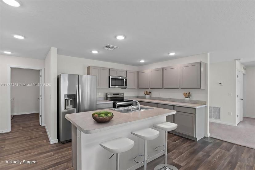 Picture of 421 NW Biltmore St, Port St. Lucie FL 34983