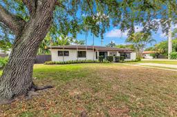 Picture of 490 NW 88Th Ter, El Portal, FL 33150