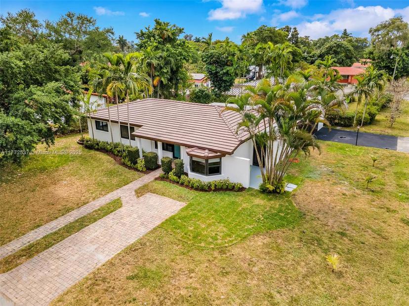 Picture of 490 NW 88Th Ter, El Portal FL 33150