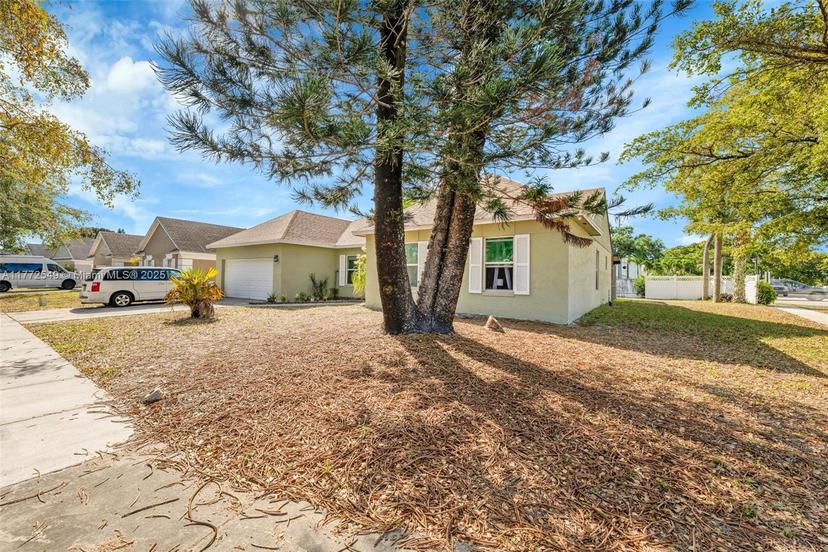 Picture of 9598 Ashley Dr, Miramar FL 33025