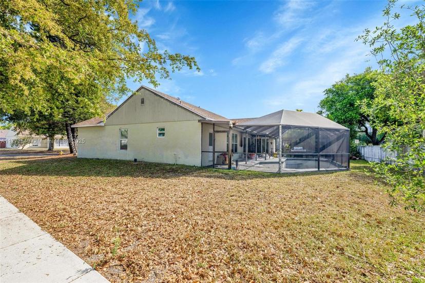Picture of 9598 Ashley Dr, Miramar FL 33025