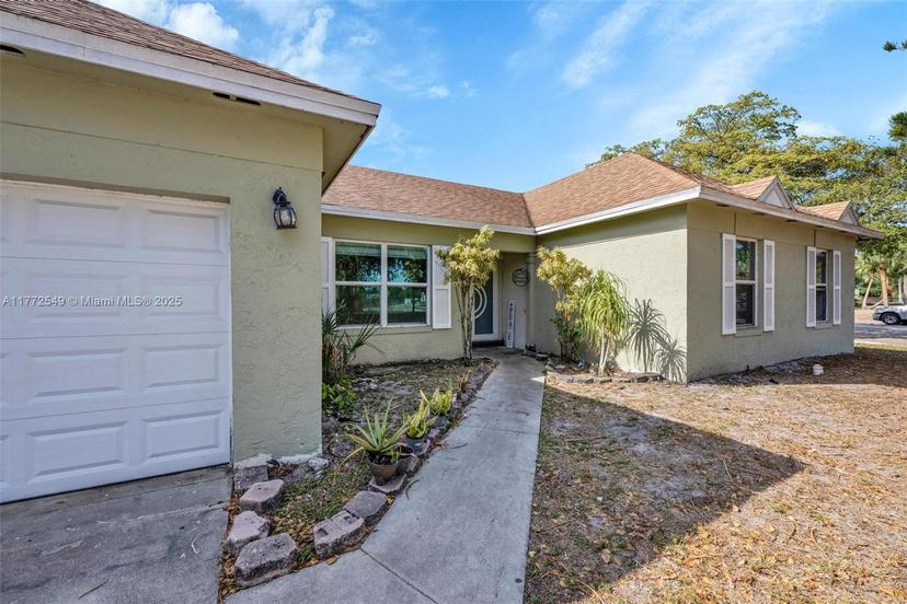 Picture of 9598 Ashley Dr, Miramar FL 33025