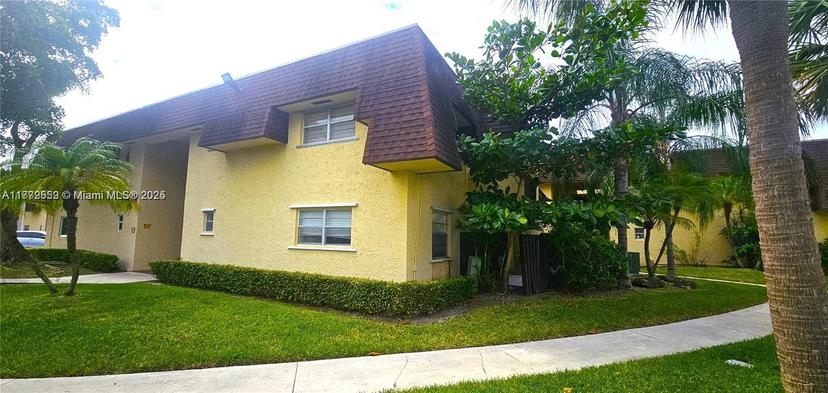 Picture of 9101 SW 137Th Ter # 4, Miami FL 33176