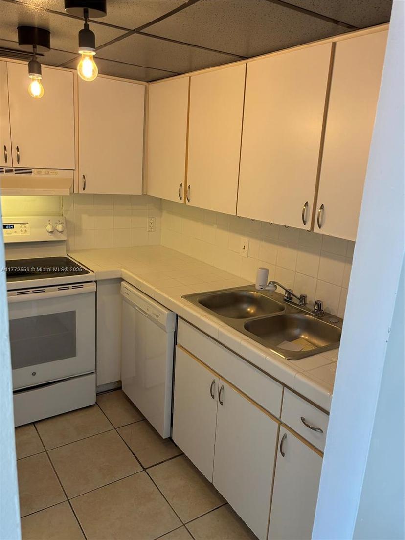 Picture of 9101 SW 137Th Ter # 4, Miami FL 33176